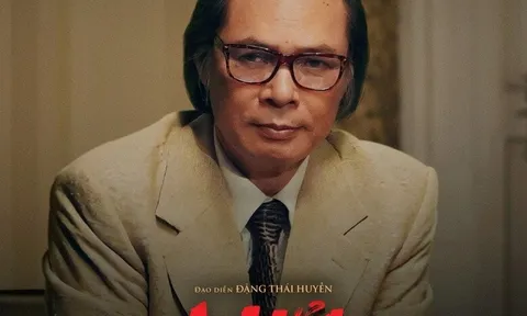 Người đàn ông quyền lực phim Mưa Đỏ có 3 đời nổi danh, bố ruột là Vụ trưởng - NSND thông thạo nhiều thứ tiếng