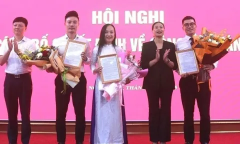 Nữ NSND vừa nhậm chức Giám đốc Nhà hát Chèo Hà Nội: Chồng cũng là Giám đốc, sinh 2 quý tử hưởng trọn gen bố mẹ