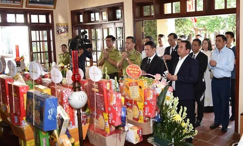 Trang trọng Lễ dâng hương tưởng niệm 56 năm ngày mất Chủ tịch Hồ Chí Minh