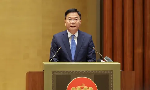 Phó Thủ tướng Lê Thành Long nêu rõ các khoản kinh phí cho chính sách khám sức khỏe định kỳ, miễn viện phí, phụ cấp y tế