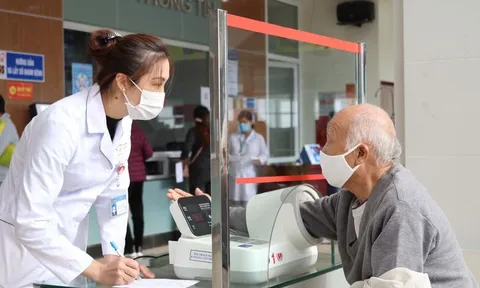 Miễn viện phí: Lộ trình vì dân