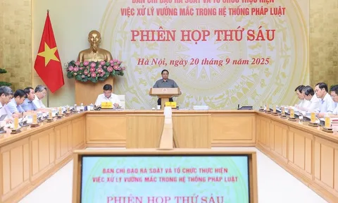 Thủ tướng: "Không thể chậm trễ hơn" trong tháo gỡ các điểm nghẽn pháp luật, chuyển trạng thái sang kiến tạo và phục vụ