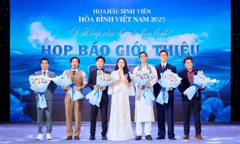 Ca sĩ Duyên Quỳnh tiết lộ vai trò mới sau bản hit "Viết tiếp câu chuyện hòa bình"