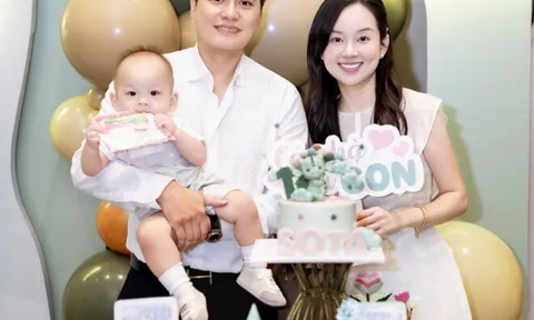 Ly Kute cùng chồng làm trong ngành công an dọn tiệc thôi nôi cho quý tử, em bé 1 tuổi giống hệt anh trai Khoai Tây