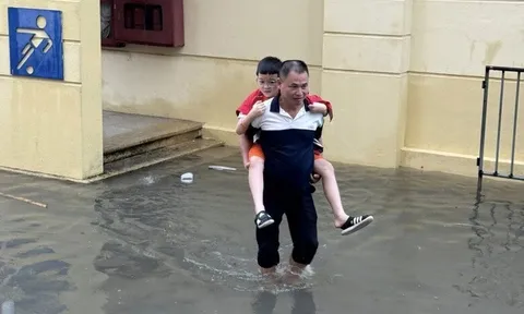 Phụ huynh Hà Nội khoe bữa tối của các trường khi con mắc kẹt vì mưa ngập đêm qua: Nơi mì tôm, nơi cơm 5 món đề huề
