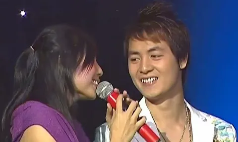 Nam ca sĩ nổi tiếng cùng Thủy Tiên 20 năm trước: Nay giàu sụ, sống hạnh phúc bên mỹ nhân trong biệt thự to đùng