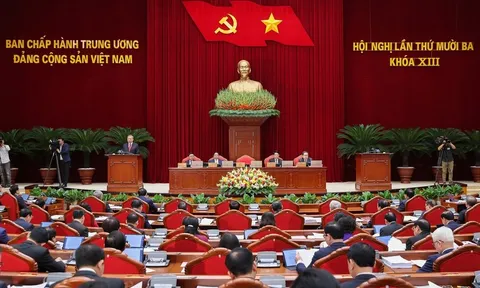 Thông cáo báo chí ngày làm việc thứ nhất Hội nghị Trung ương 13, khoá XIII