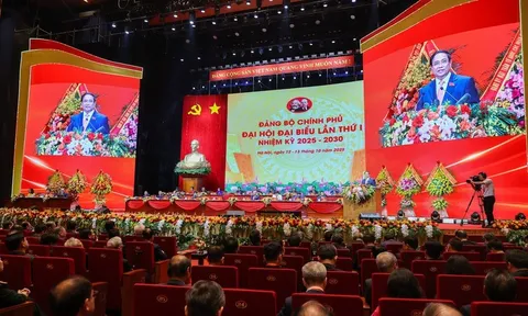 Thủ tướng Phạm Minh Chính: Đảng bộ Chính phủ quyết tâm phấn đấu là một trong những Đảng bộ tiên phong, gương mẫu đi đầu trong triển khai Nghị quyết Đại hội XIV của Đảng