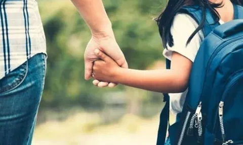 Vợ cũ đem con về sống chung, ở lì đuổi không đi, chồng cao tay khiến cô vừa khóc vừa xin 1 điều