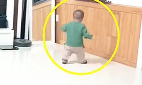 Nghịch ngợm nên bị mắng, cháu trai 1 tuổi liền có hành động khiến bà nội thất kinh, CĐM lên tiếng cảnh tỉnh