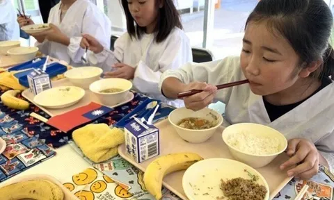 Cơm trưa ở trường của học sinh tại đất nước thông minh nhất thế giới khiến nhiều cha mẹ giật mình