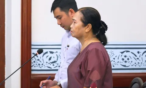 Mẹ kế Đức Tiến bức xúc khi vợ cũ của chồng giành tài sản với con dâu, gửi lời nhắn đến cháu nội ở Mỹ