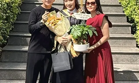 NSƯT Kim Tử Long mừng con gái tốt nghiệp đại học, bà xã kém 11 tuổi chụp ảnh thân thiết với con riêng của chồng