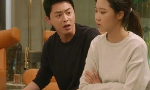 Suốt 1 tuần cứ đến giờ cơm tối là con gái nấp trong tủ, đoạn tin nhắn tiết lộ sự thật khiến bố mẹ hối hận