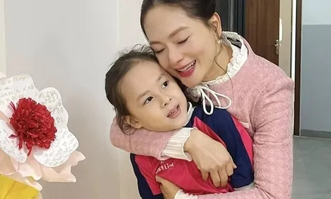 Con gái lai Tây của Lan Phương 7 tuổi vẫn thích bế, thèm ở bên cạnh mẹ mà không có em gái