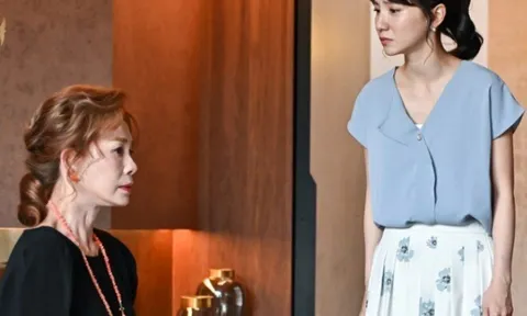 Vừa ký đơn xong thì ngất xỉu, lúc tỉnh dậy chồng cũ và mẹ anh van xin tôi tái hôn