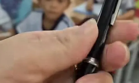 Học sinh mang cây bút kỳ lạ tới trường, cô giáo tá hỏa khi mở ra, lập tức cảnh báo phụ huynh Việt