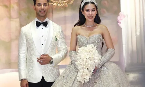 Tiệc cưới con gái tỷ phú Johnathan Hạnh Nguyễn: Mẹ chồng ngoại quốc xuất hiện, "vua hàng hiệu" hôn con gái ngọt ngào