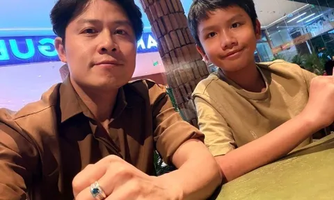 Nguyễn Văn Chung cố gắng làm bạn khi con dậy thì bướng bỉnh, quý tử được cấp điện thoại riêng để hỏi thăm mẹ