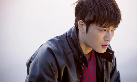 Đi làm xa 5 năm mới về quê ăn Tết, tôi sững sờ khi nghe con gái gọi anh rể U60 là bố