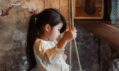 "Mẹ ơi, nhà mình giàu hay nghèo?", câu trả lời chuẩn văn mẫu giúp đứa trẻ thành công trong tương lai