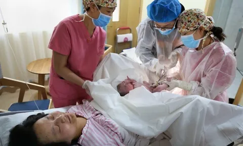 Kỹ lưỡng “chọn giống” trai đẹp, học giỏi, cao 1m8 để mang bầu, người phụ nữ U50 sốc nặng khi con chào đời