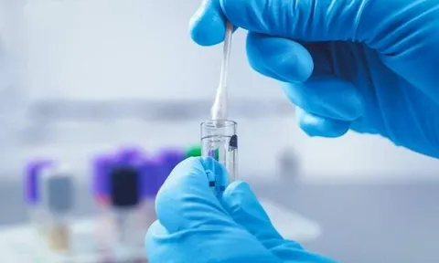 Đi xét nghiệm ADN phát hiện con không chung huyết thống, chồng đòi ly hôn, vợ làm một việc gây sốc