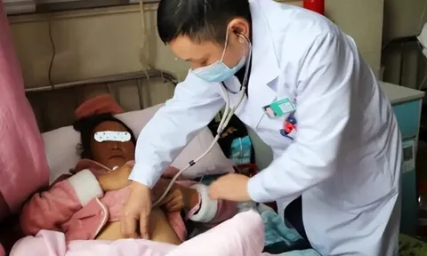 Cô gái 29 tuổi đẻ xong thấy cơ thể bốc mùi khó chịu, vào viện khám bác sĩ lắc đầu: "Đã quá muộn"