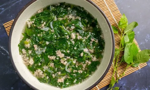 Loại rau có giá rẻ bèo, được ví là “vua sắt và canxi” nhưng phần tốt nhất lại hay bị vứt bỏ