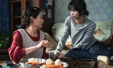 Chồng nuôi “tiểu tam”, mẹ chồng khuyên tôi giả mù, 17 năm sau tôi cảm ơn bà: “Mẹ thật sáng suốt”