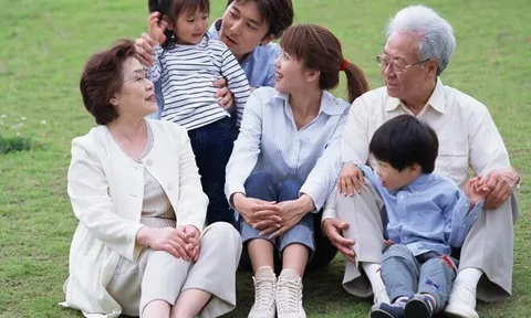 Khi nghỉ hưu, điều mà cha mẹ lo sợ nhất không phải là thiếu tiền, mà là con cái quá hiếu thảo