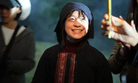 Cô bé Thái Lan 12 tuổi khiến khán giả "nổi da gà" khi đóng phim tại Việt Nam, ngoài đời đẹp trong veo như "tiên tử"