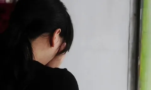 Bé gái sinh ra “khác lạ” bị trả giá 200 triệu, mẹ nghèo quyết không bán: Lớn lên rực rỡ nhờ một điều giản dị