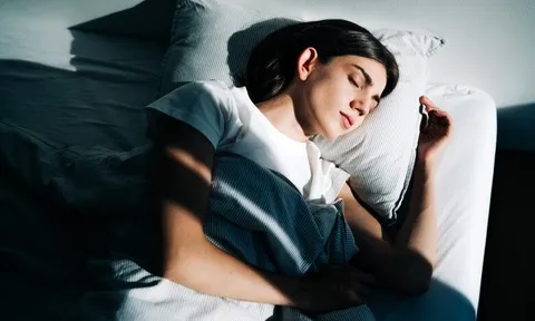 Tập yoga sáng hay tối: Đâu là “khung giờ vàng” giúp bạn giảm cân hiệu quả nhất?