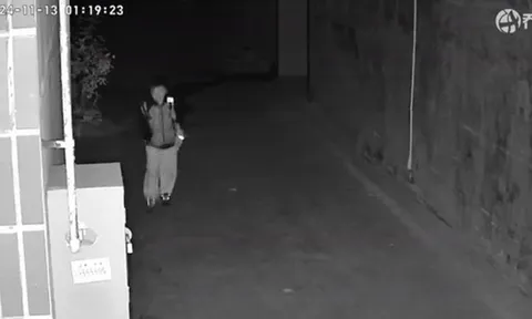 Vô tình kiểm tra camera trước cổng nhà, cậu ruột hết hồn khi thấy cháu trai cấp 1 mang cặp bỏ đi lúc 1 giờ sáng