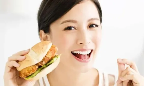 “Dễ như ăn cơm” nhưng nhiều người vẫn gặp sai lầm, bác sĩ khuyên chỉ một thay đổi nhỏ hệ tiêu hóa sẽ rất cảm ơn