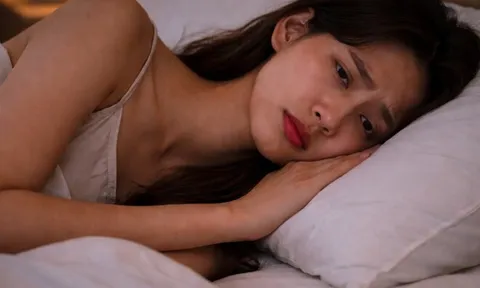 Xin tan làm sớm về chăm chồng bị tai nạn, sếp bỗng gặp riêng đưa ra lời đề nghị khiến tôi bối rối
