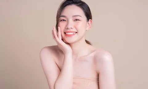 Da dễ sạm, đổ dầu và nổi mụn mùa Hè? Đây là những cách giúp làn da sáng khỏe hơn mỗi ngày