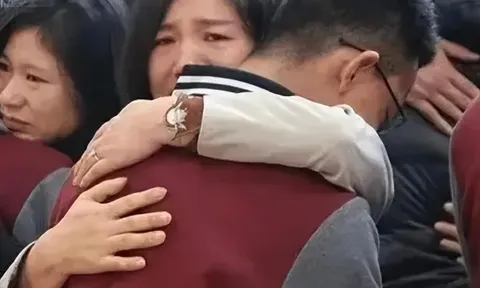Đang gánh khoản nợ 7 tỷ vẫn quyết nhận nuôi cậu bé mồ côi, 15 năm sau người phụ nữ nhận được số tiền không tưởng