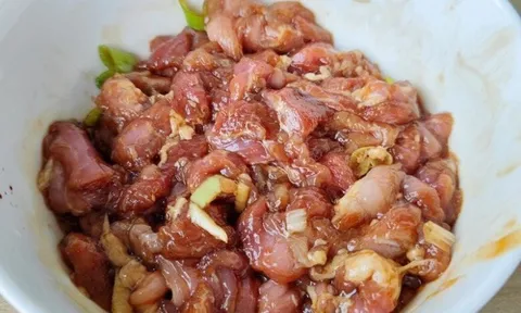 Loại rau bình dân rẻ tiền nhưng lại là "vũ khí" giảm cân của chị em, đem xào với thịt nạc cực đưa cơm
