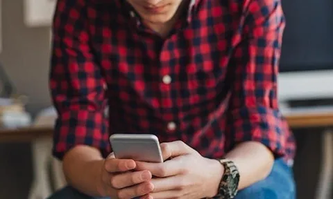Tặng người yêu qua mạng 50 triệu, ngày đầu gặp mặt em ngoài đời, tôi chạy vội không muốn gặp lại
