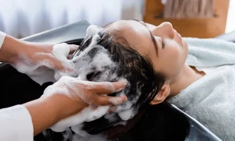 Tóc rụng thưa đến lộ cả da đầu, tôi kiên trì áp dụng 5 quy tắc chăm sóc để tóc đen dày trở lại
