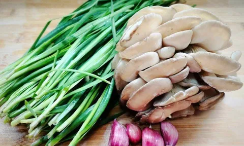 Chỉ là 2 loại rau nhưng xào chung với nhau vừa ngon, rẻ tiền mà siêu bổ, khỏe gan, tốt cho thận