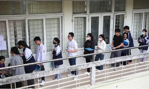 Bộ GD&ĐT "tuýt còi" một trường đại học đưa ra tiêu chí không tuyển thí sinh thấp, bé