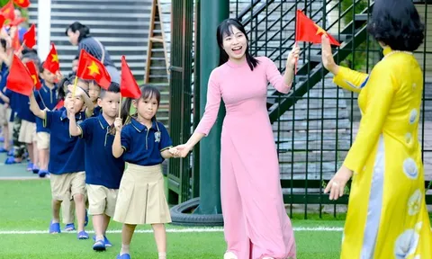 Bộ Chính trị: Lương của nhà giáo được xếp cao nhất và có thêm phụ cấp theo tính chất công việc, theo vùng