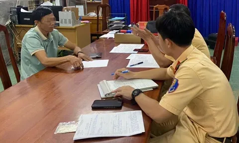 Tài xế xe khách bị xử phạt thông qua clip chạy ẩu do camera hành trình của người dân ghi lại