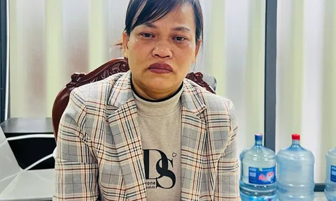 Bắt giữ nữ quái bị truy nã quốc tế về tội buôn người khi đang nhập cảnh