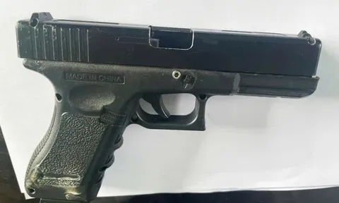 Nghi đánh bạc gian lận, nhóm người "hổ báo" ôm súng nhựa đi giải quyết mâu thuẫn