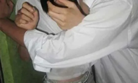 8 năm tù cho gã trai hiếp dâm bạn gái nhí, chiếc bao cao su tố cáo tội ác