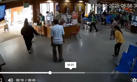 Clip: Nguyên nhân gây sốc vụ bệnh nhân tung cước đấm thẳng mặt nữ nhân viên y tế tại bệnh viện